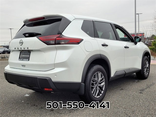 Used 2025 Nissan Rogue S image 4