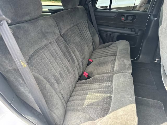 Used 2002 Chevrolet Blazer LS w/ Preferred Equipment Group RWD image 22