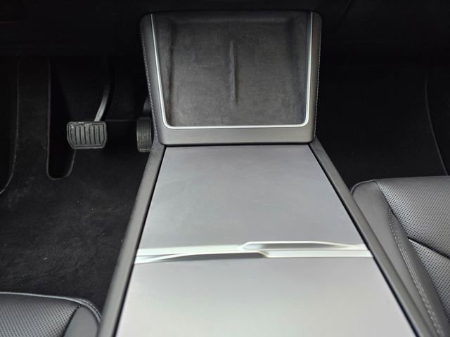 Used 2026 Tesla Model Y Long Range image 32