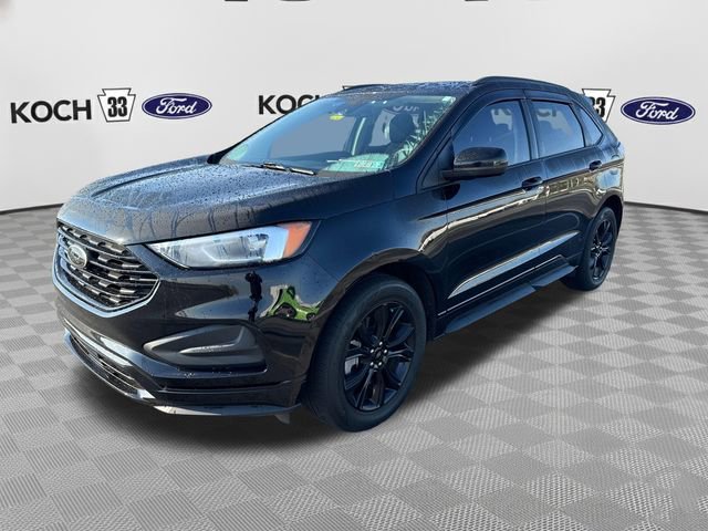 Used 2023 Ford Edge SE w/ Black Appearance Package image 3