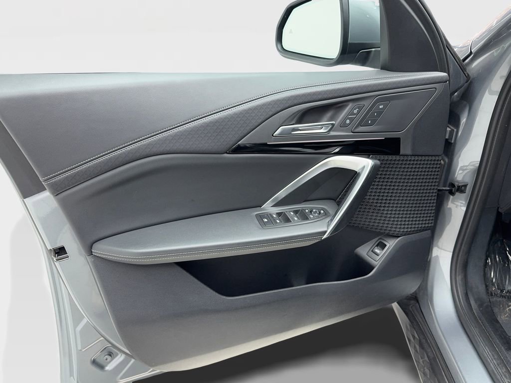 Used 2025 BMW X2 xDrive28i image 39