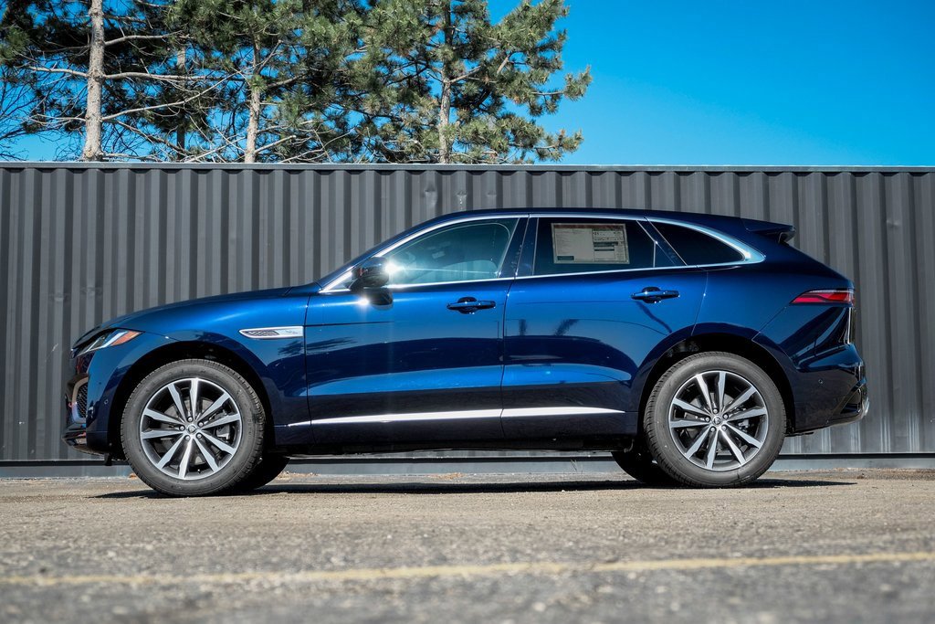 New 2026 Jaguar F-PACE R-Dynamic S image 3