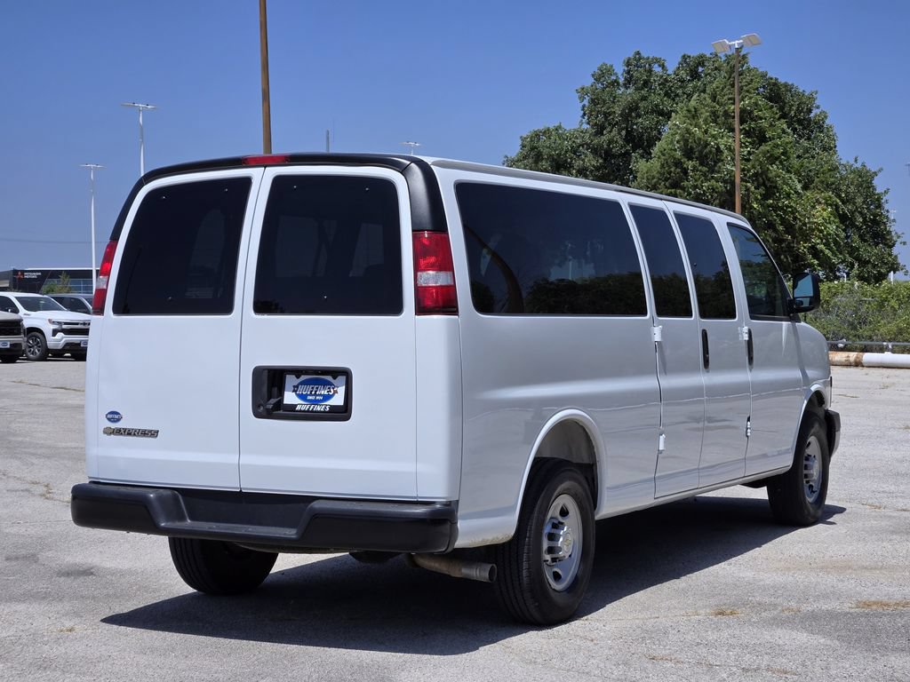 Used 2025 Chevrolet Express 3500 LS RWD image 7