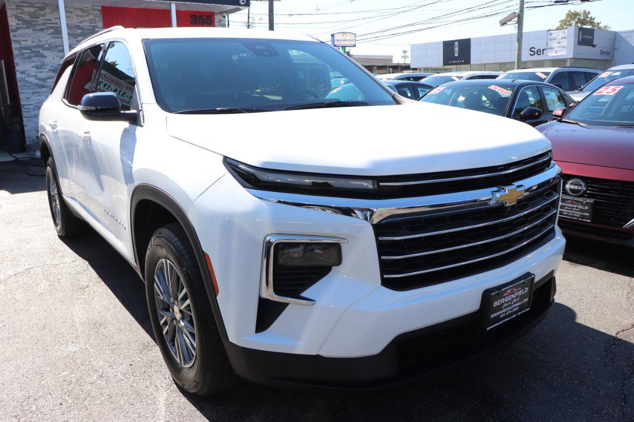 Used 2026 Chevrolet Traverse LT AWD/4WD image 7