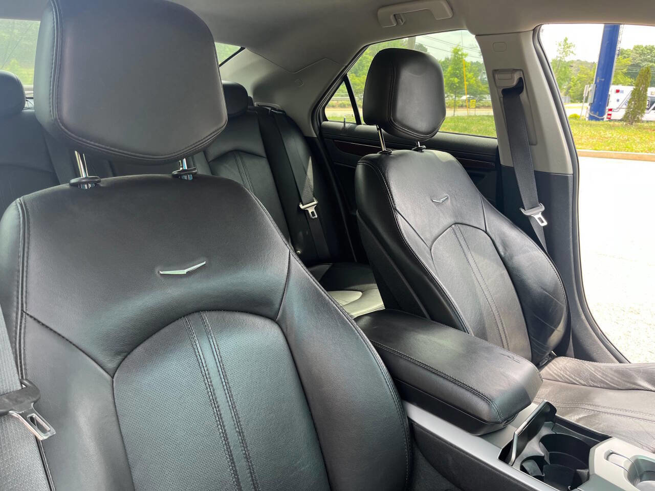 Used 2010 Cadillac CTS Luxury RWD image 16