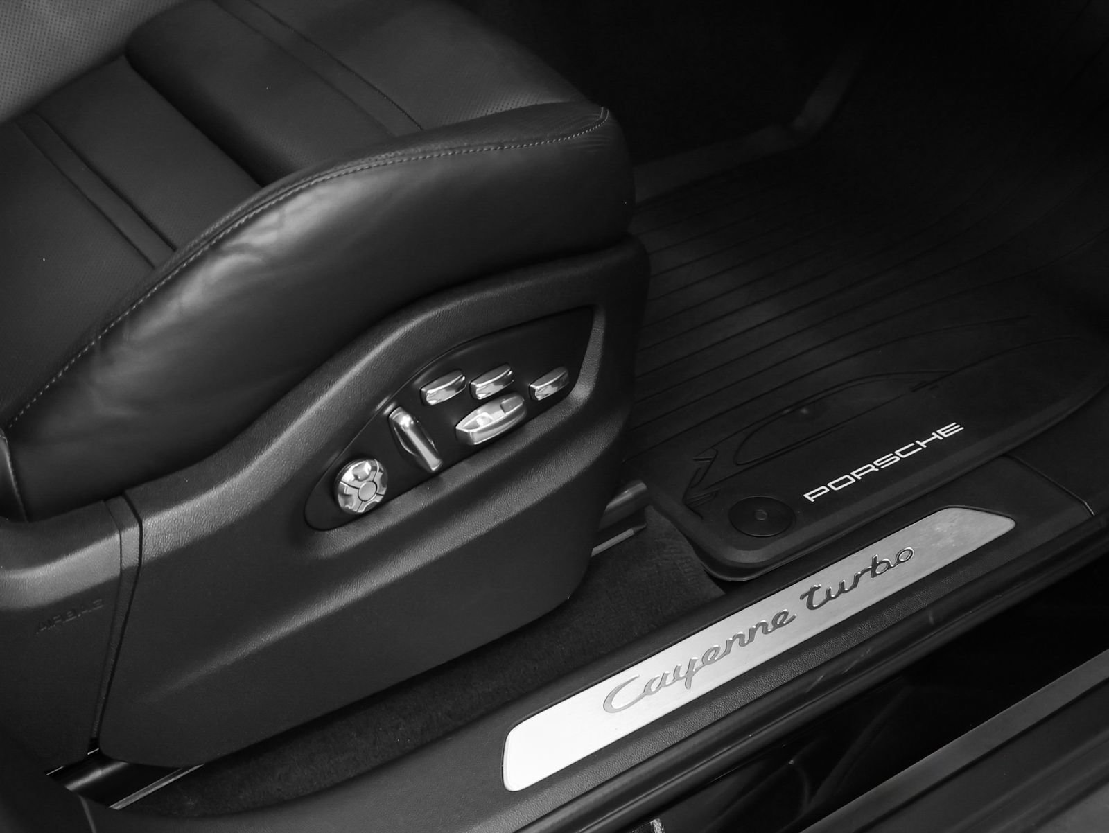 Certified 2021 Porsche Cayenne Turbo image 23