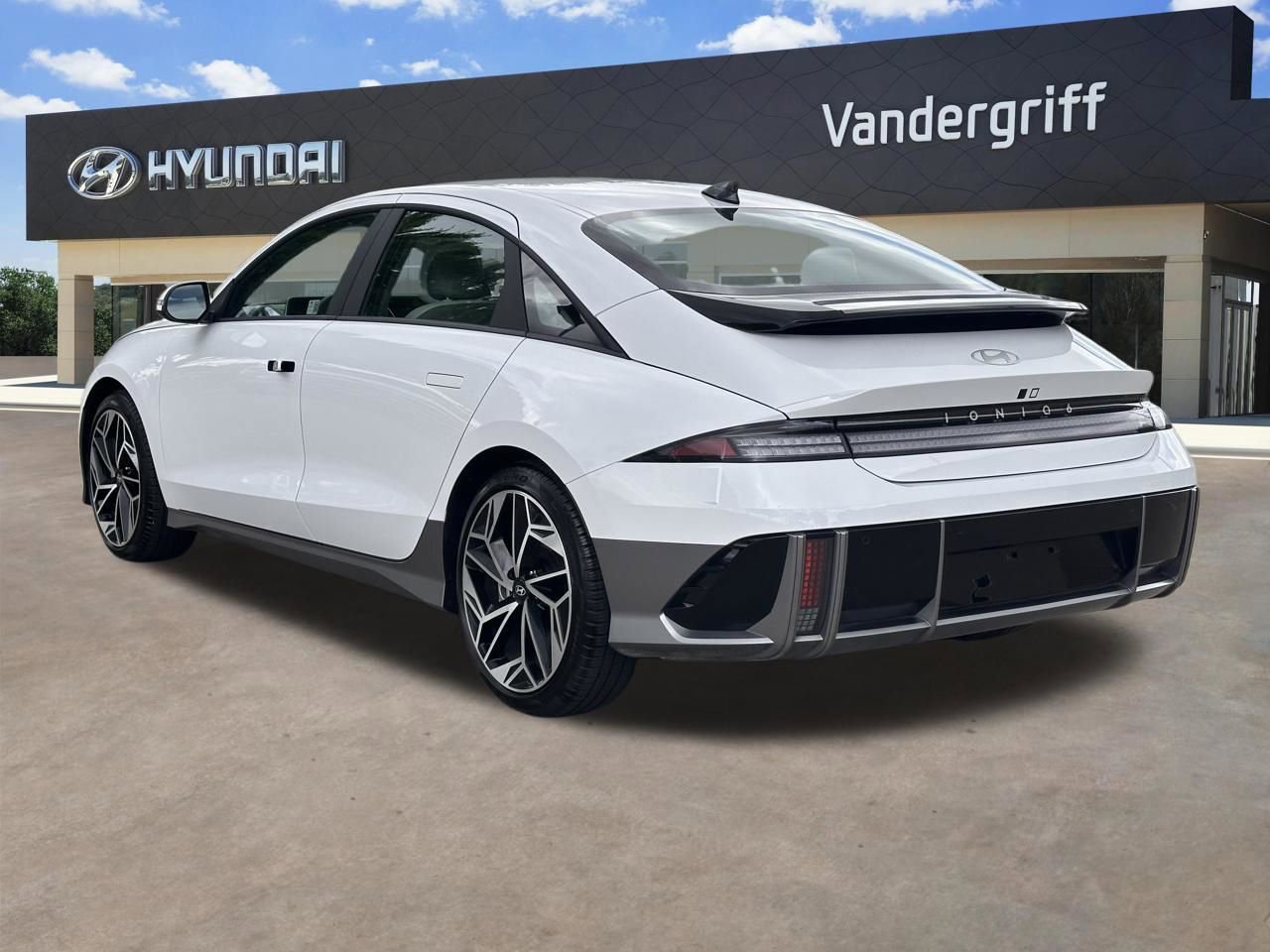 Used 2025 Hyundai Ioniq 6 SEL RWD image 10