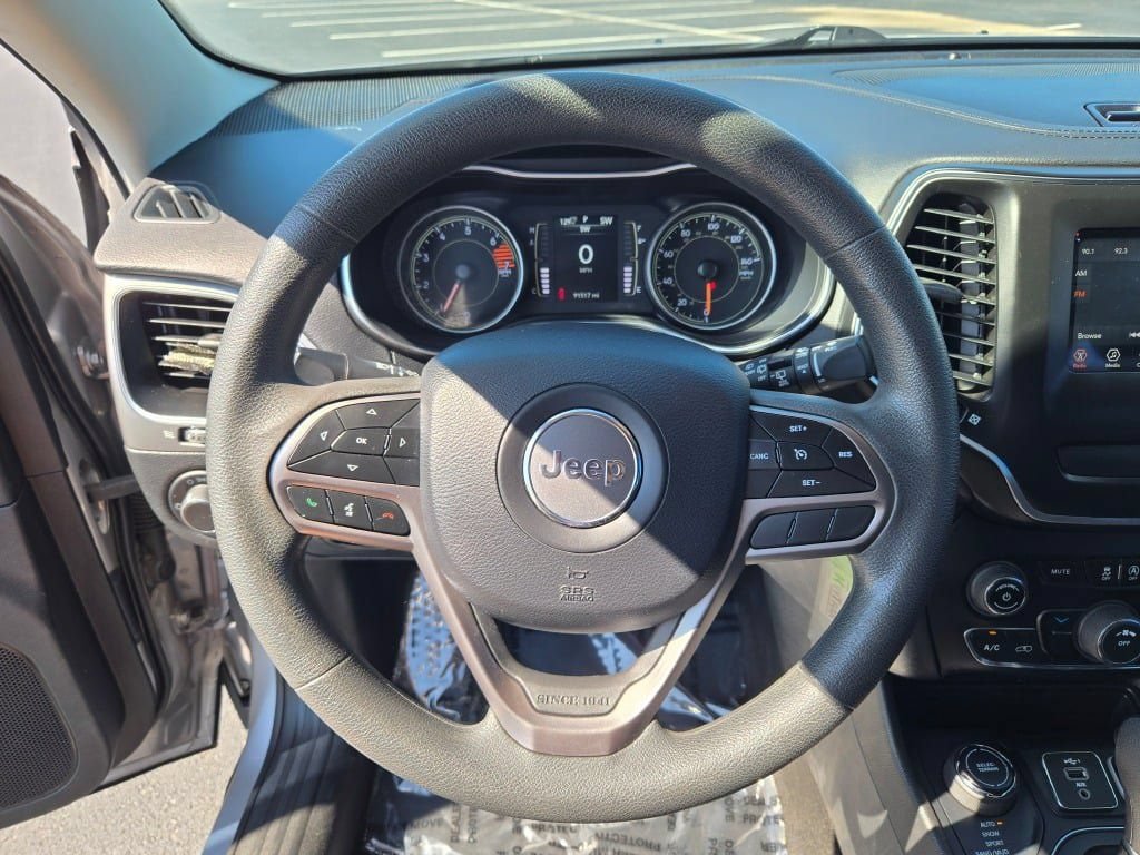 Used 2020 Jeep Cherokee Latitude AWD/4WD image 31