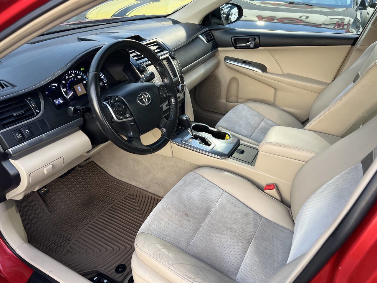 Used 2012 Toyota Camry XLE w/ Leather Pkg FWD image 8