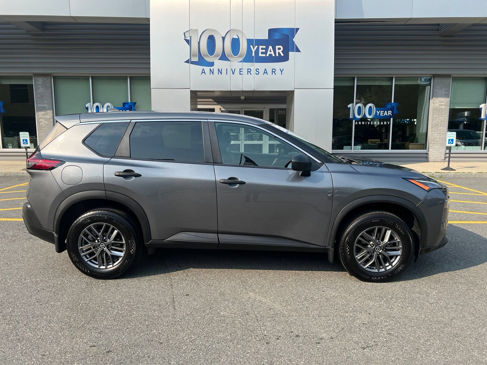 Used 2021 Nissan Rogue S AWD/4WD image 11