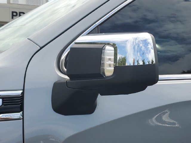Used 2023 GMC Sierra 1500 Denali w/ Technology Package AWD/4WD image 12