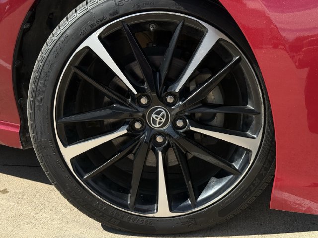 Used 2018 Toyota Camry XSE w/ Driver Assist Package FWD image 9