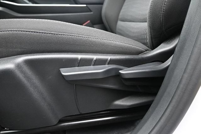 Used 2025 Chevrolet Equinox LT FWD image 15