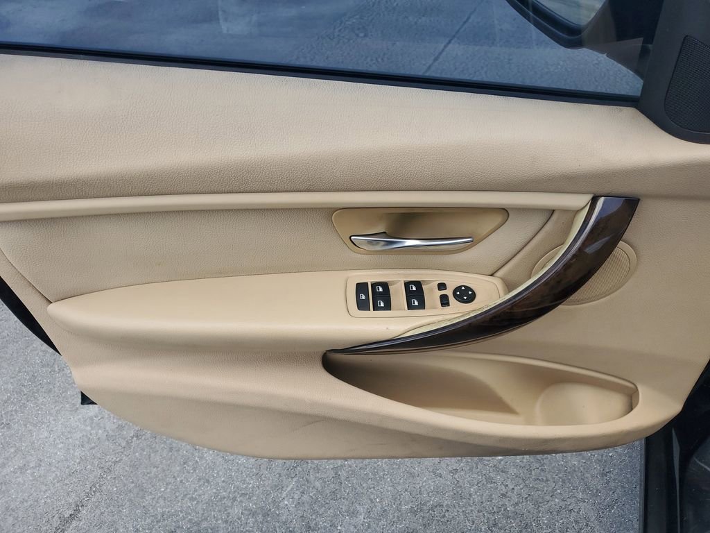 Used 2015 BMW 328i Sedan RWD image 17