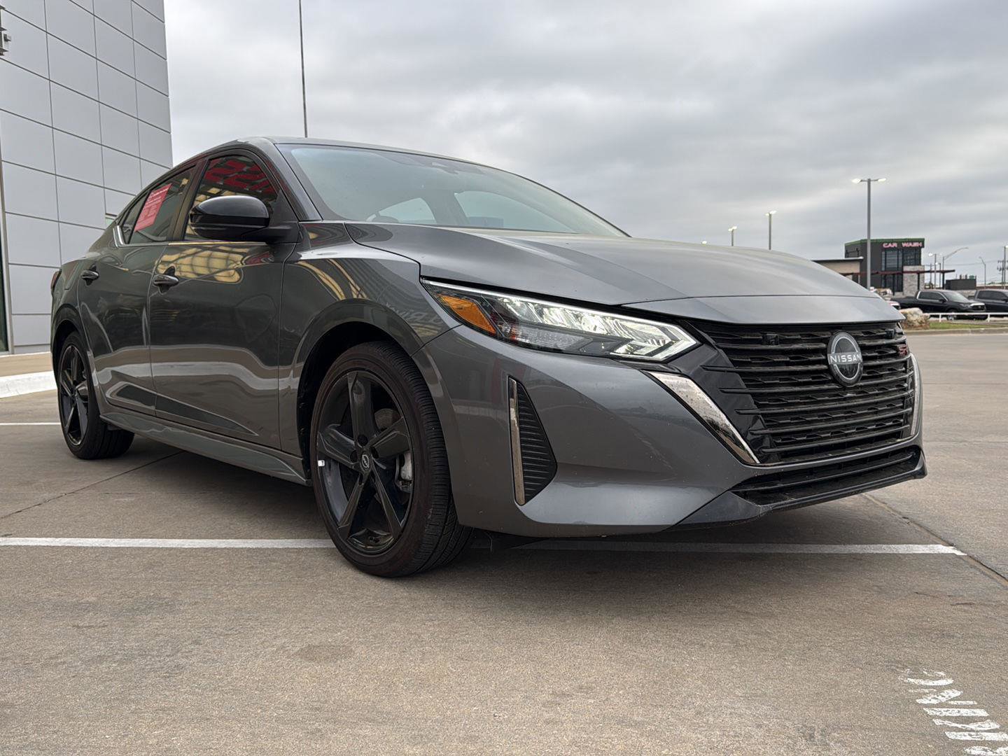 Used 2025 Nissan Sentra SR w/ Lighting Package FWD image 4
