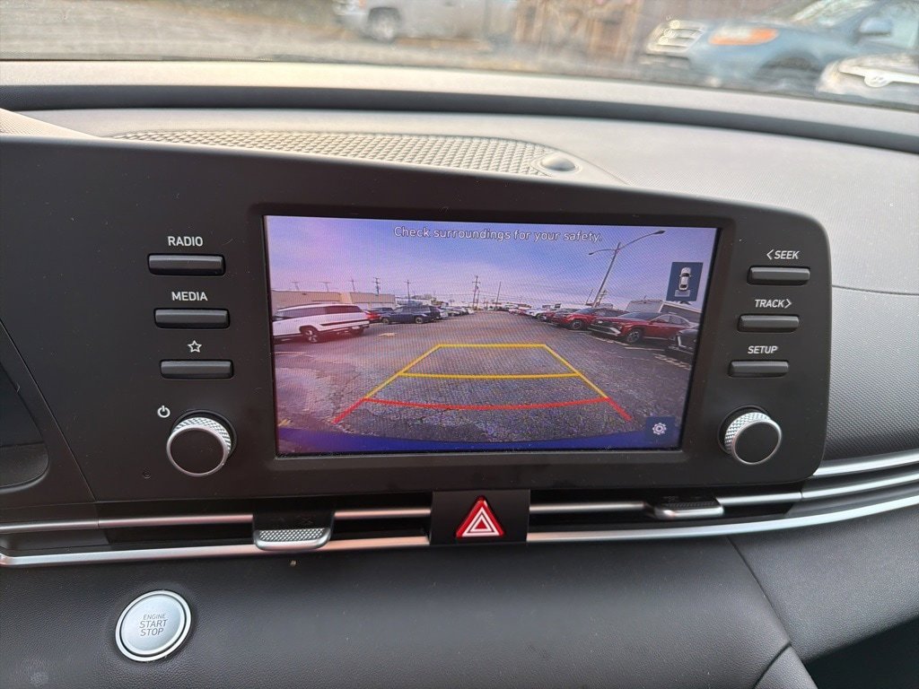 Certified 2022 Hyundai Elantra SEL FWD image 23