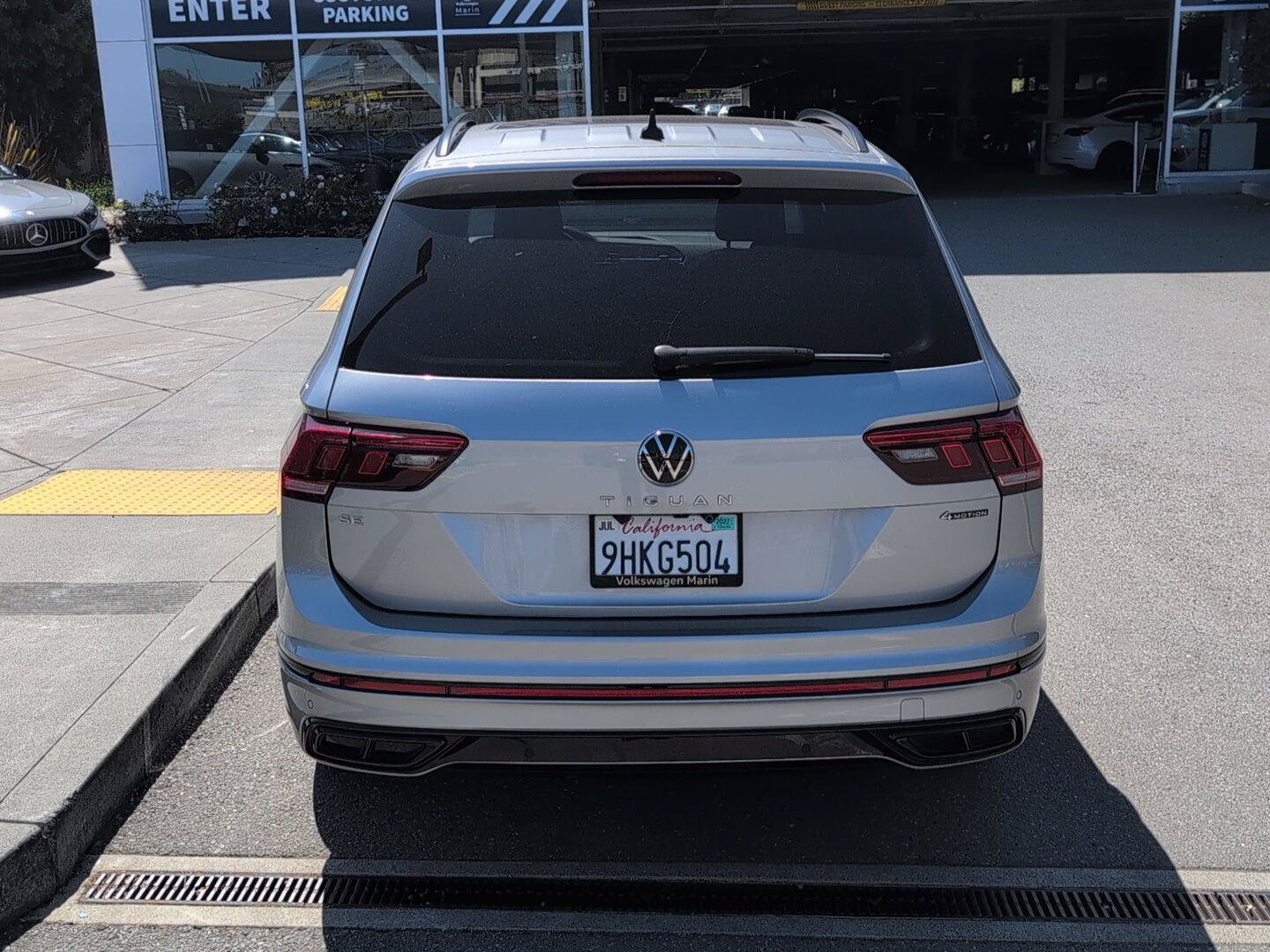 Used 2023 Volkswagen Tiguan SE R-Line AWD/4WD image 12