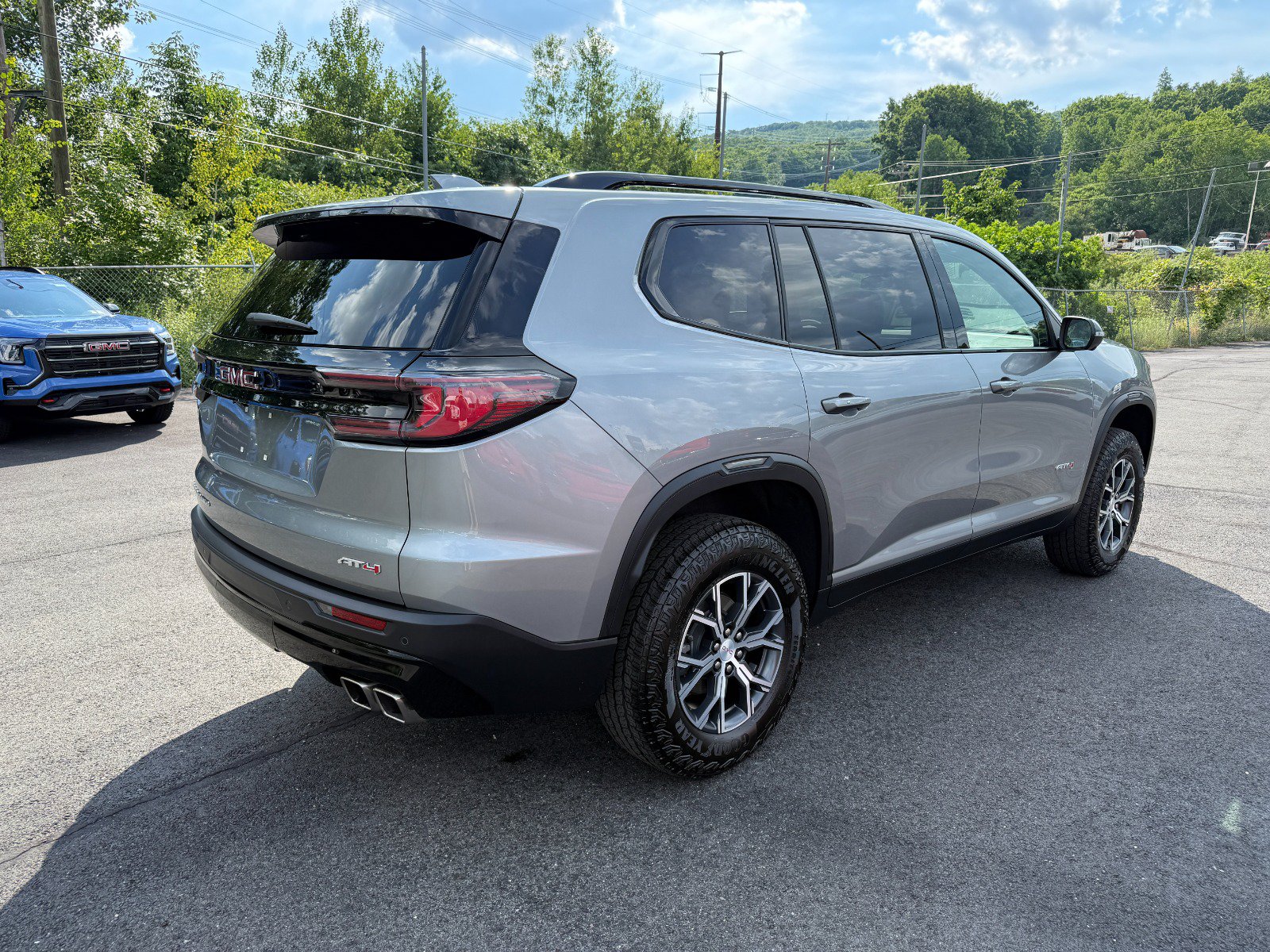 Certified 2025 GMC Acadia AT4 AWD/4WD image 5