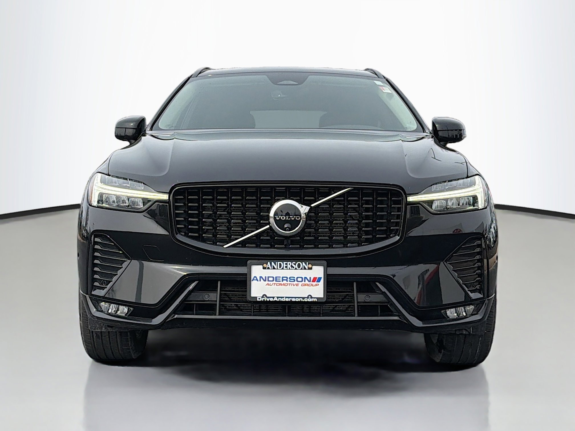Used 2024 Volvo XC60 B5 Plus image 16