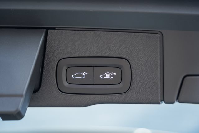 New 2026 Volvo XC60 B5 Plus w/ Protection Package Premier AWD/4WD image 11