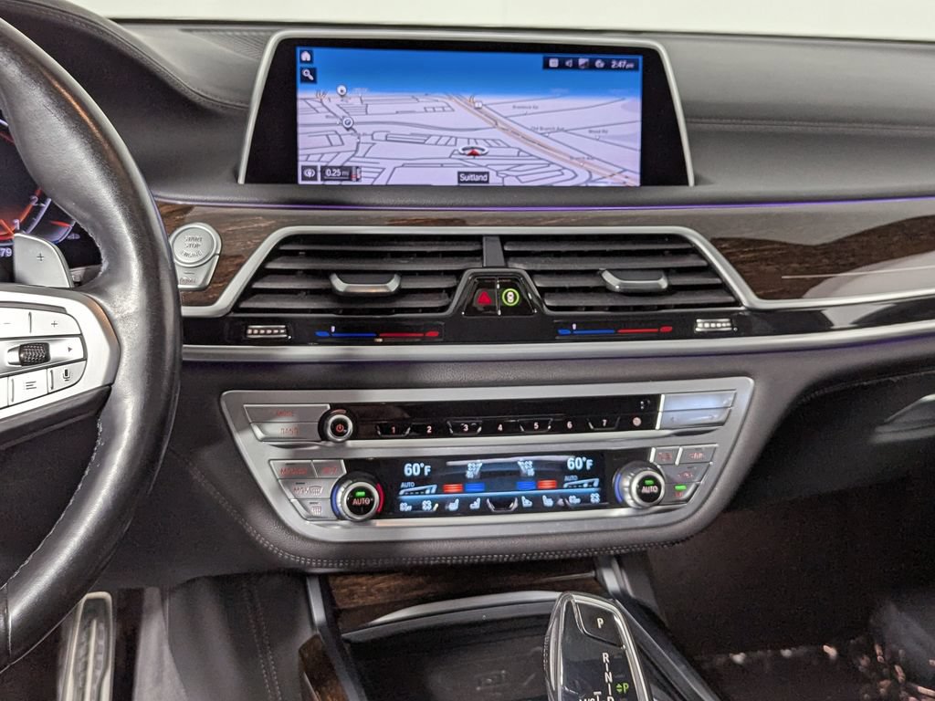 Used 2022 BMW 750i xDrive w/ M Sport Package AWD/4WD image 34