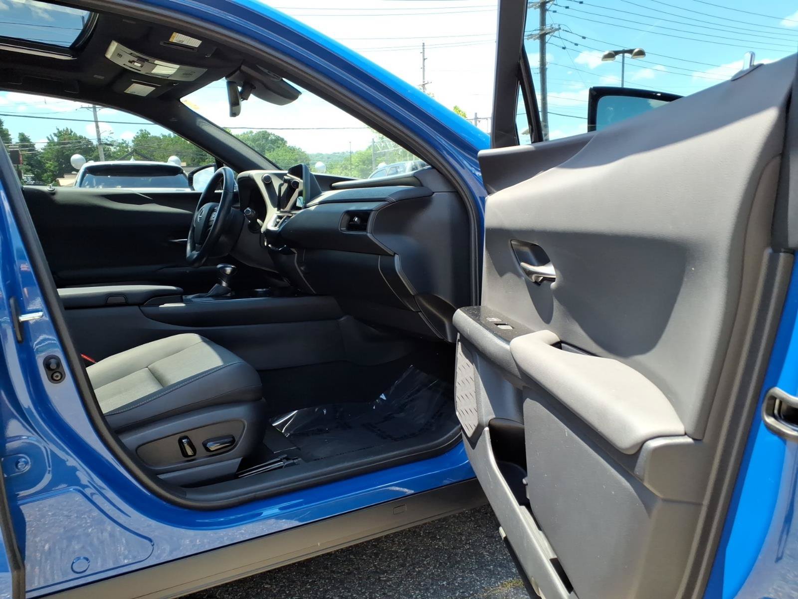 Used 2024 Lexus UX 250h AWD w/ Premium Package image 13