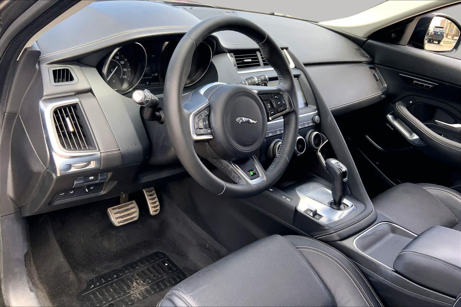Used 2018 Jaguar E-PACE R-Dynamic SE AWD/4WD image 17
