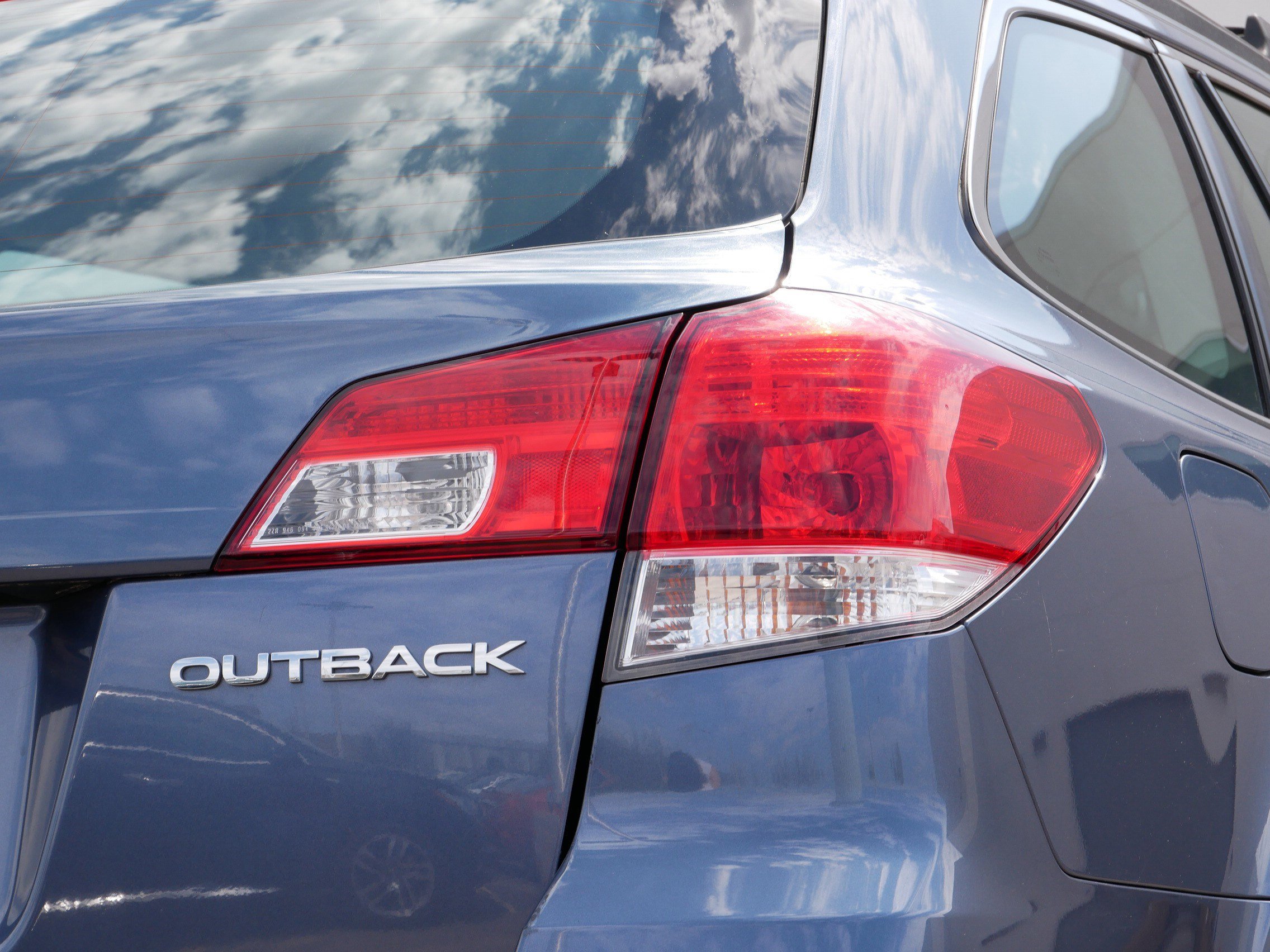 Used 2013 Subaru Outback 2.5i AWD/4WD image 17