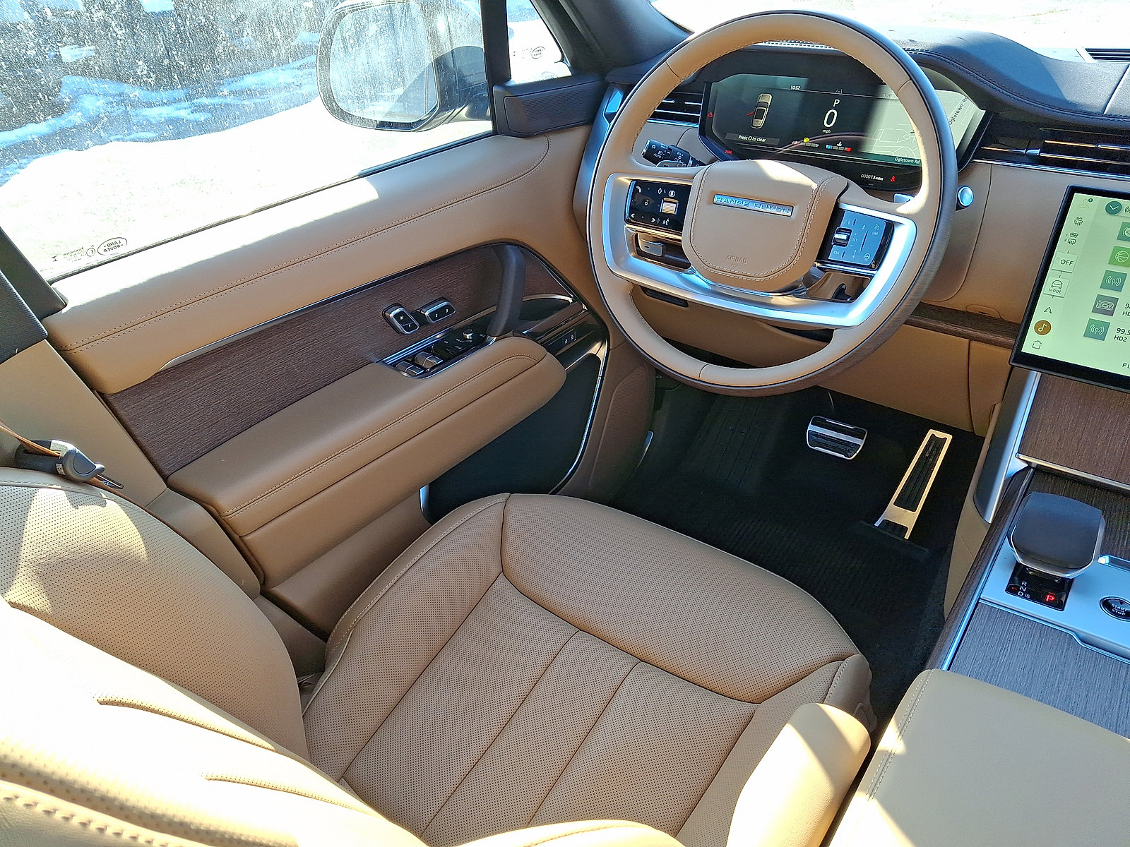 New 2026 Land Rover Range Rover Long Wheelbase SE image 11