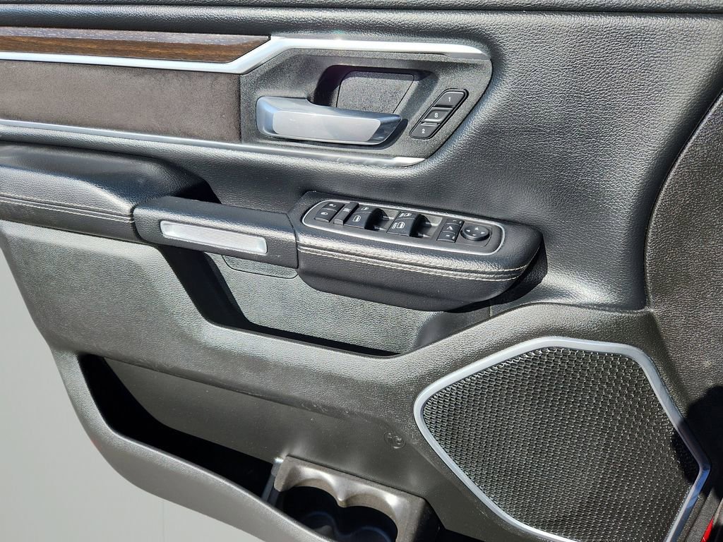 Used 2022 RAM 1500 Laramie AWD/4WD image 9