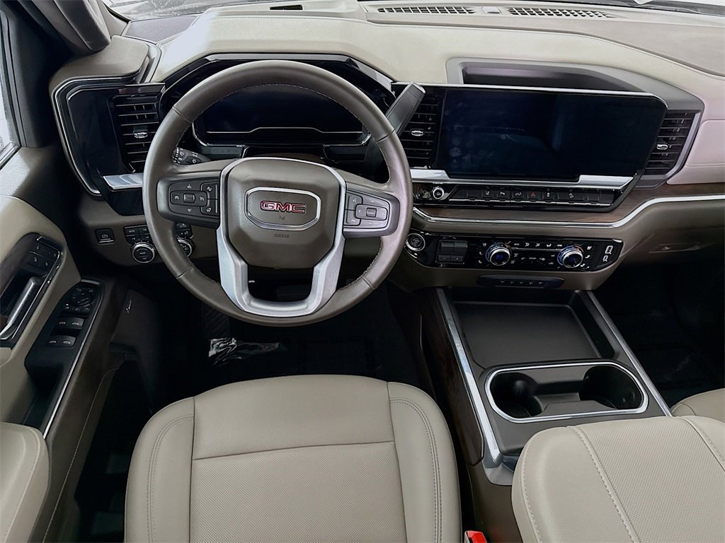 Used 2024 GMC Sierra 2500 SLT w/ SLT Premium Package image 3
