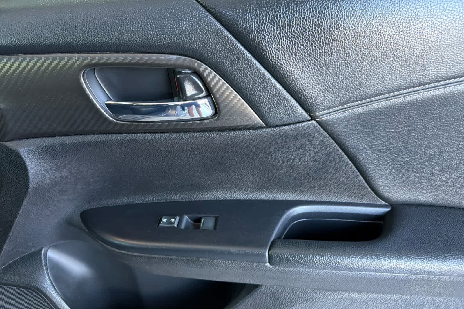 Used 2017 Honda Accord Sport image 17