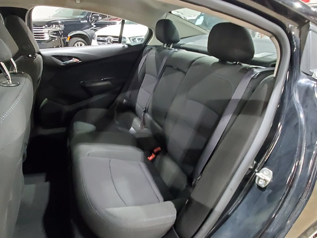 Used 2017 Chevrolet Cruze LT FWD image 20
