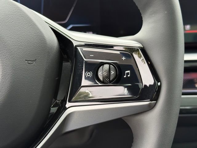 Used 2025 BMW i5 xDrive40 w/ Premium Package image 26