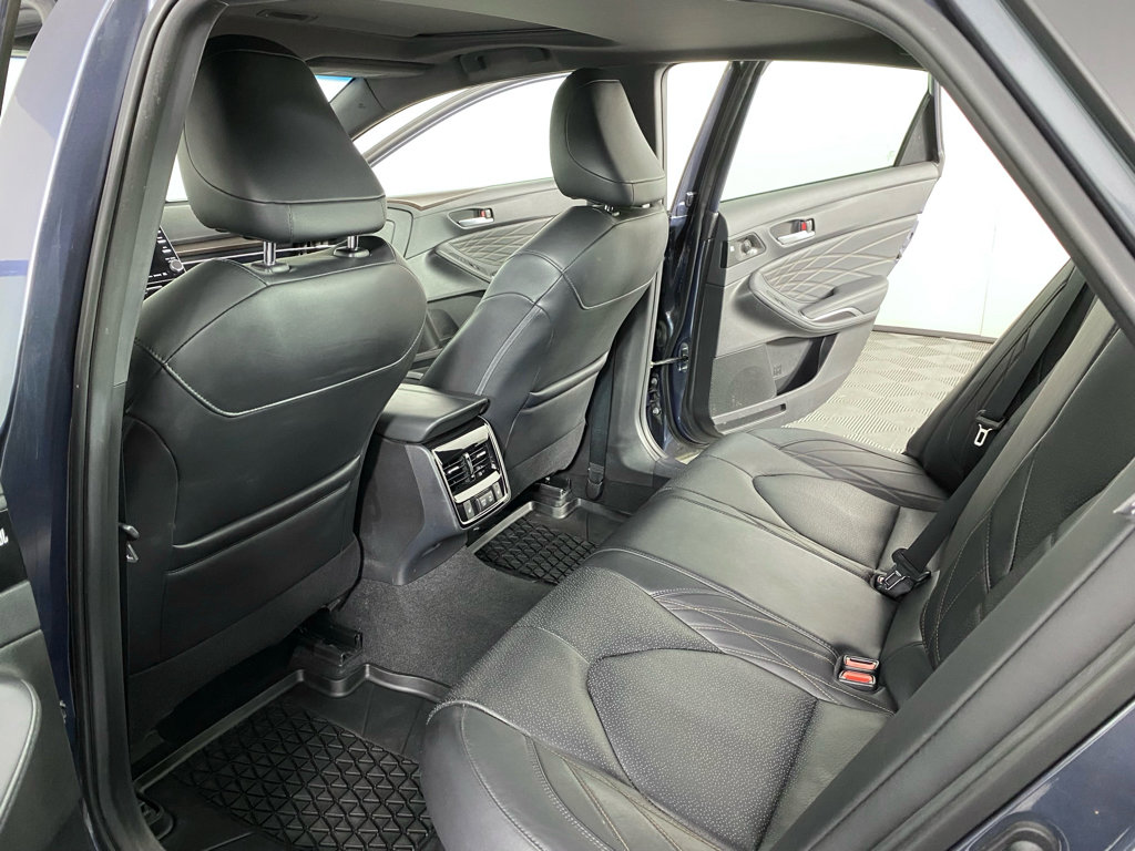 Used 2021 Toyota Avalon Limited w/ Advanced Safety Package FWD image 19