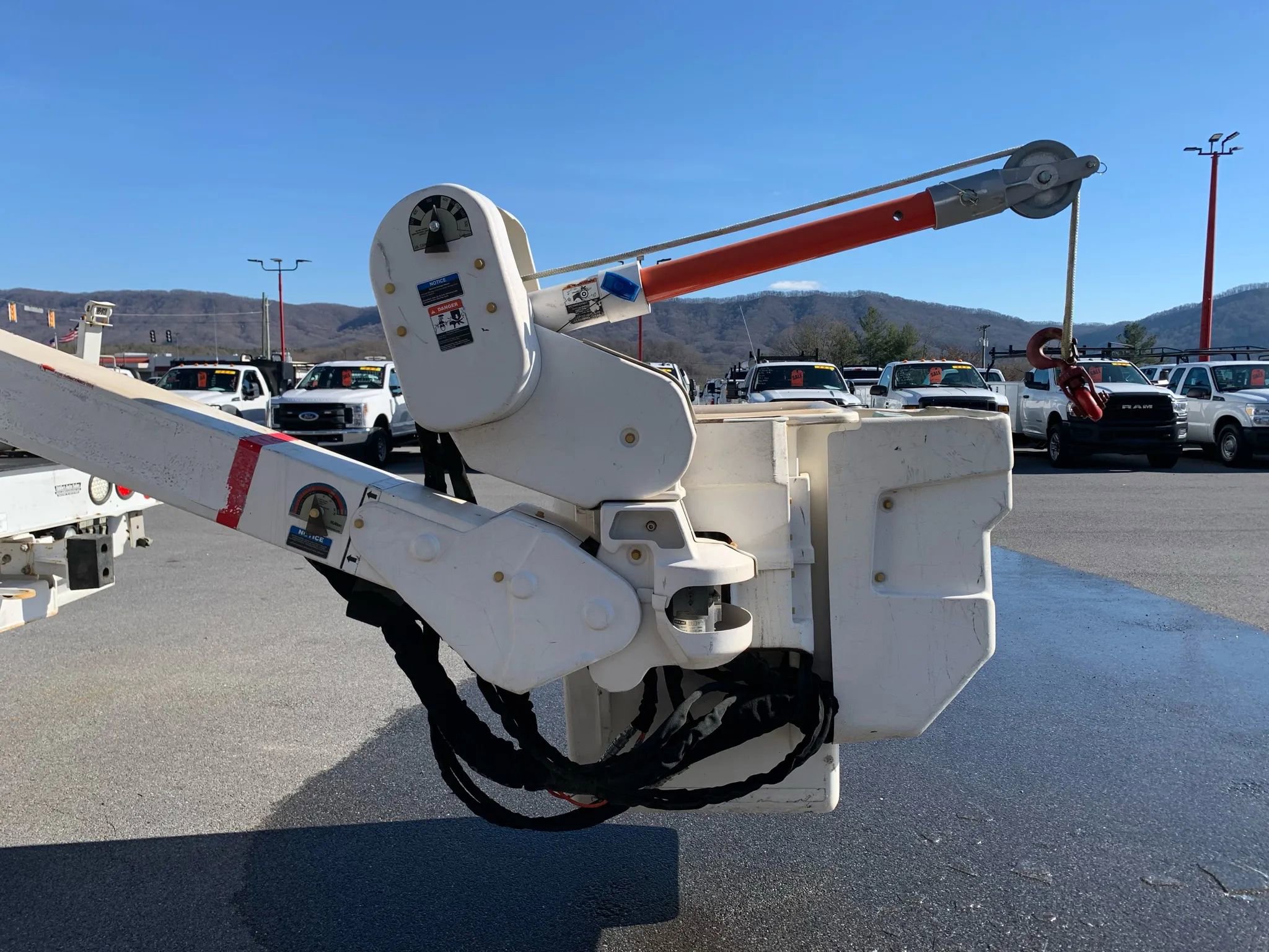 Used 2016 Ford F550 XL 165  W.B. 2D image 53