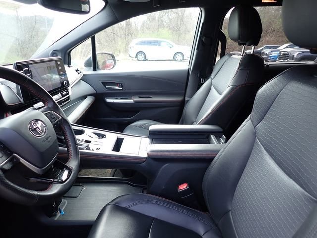 Certified 2022 Toyota Sienna XSE w/ XSE Plus Package image 10