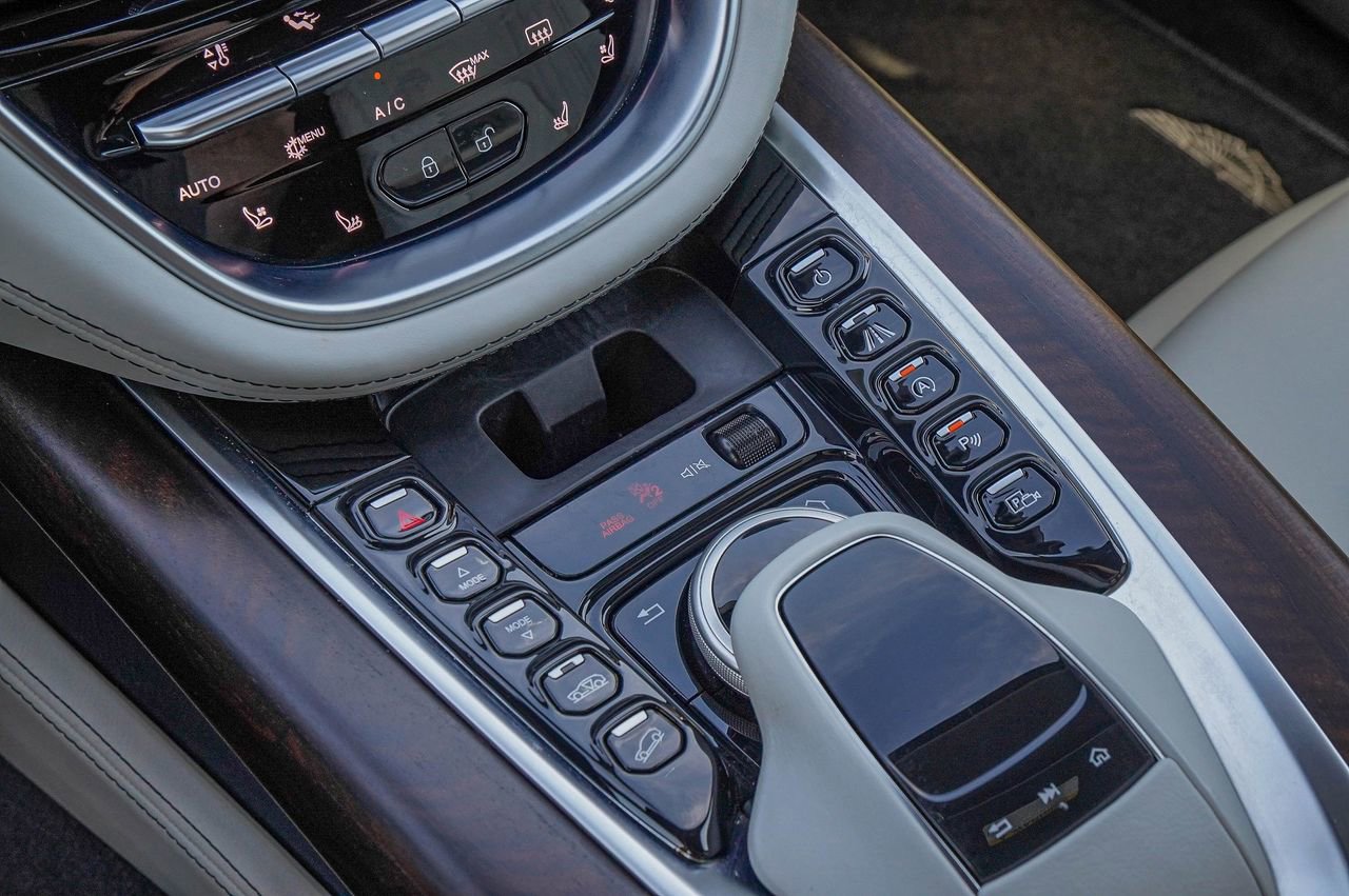 Used 2022 Aston Martin DBX image 31