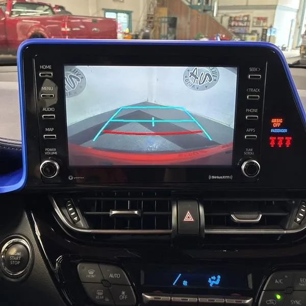 Used 2021 Toyota C-HR XLE FWD image 15