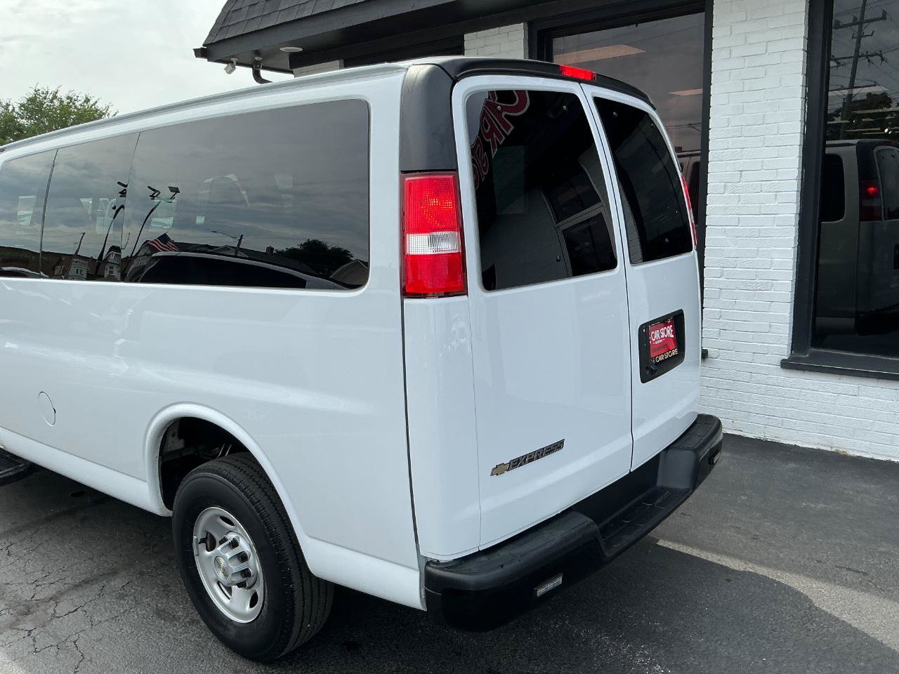 Used 2023 Chevrolet Express 2500 LS RWD image 26