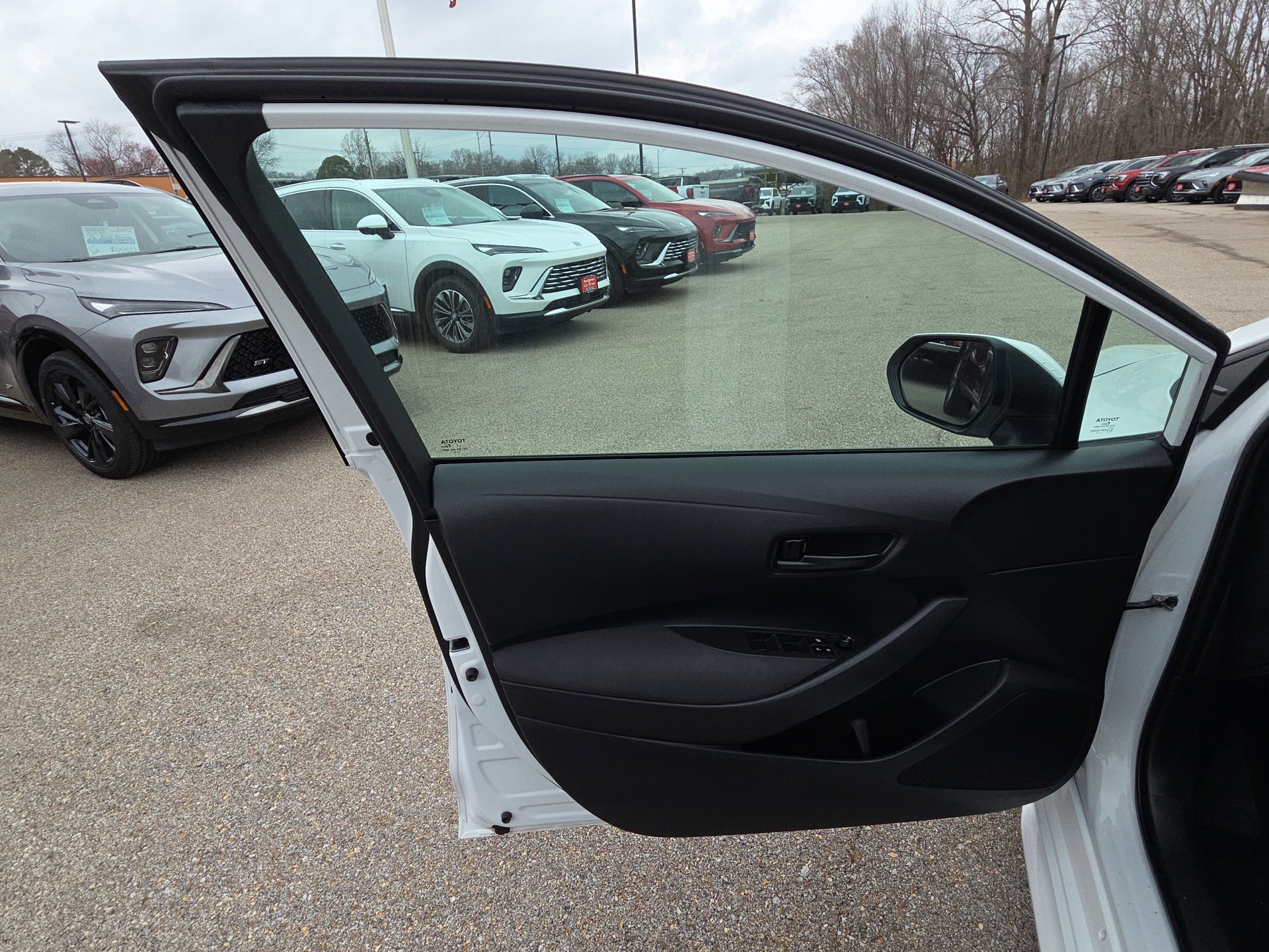 Used 2024 Toyota Corolla LE image 12