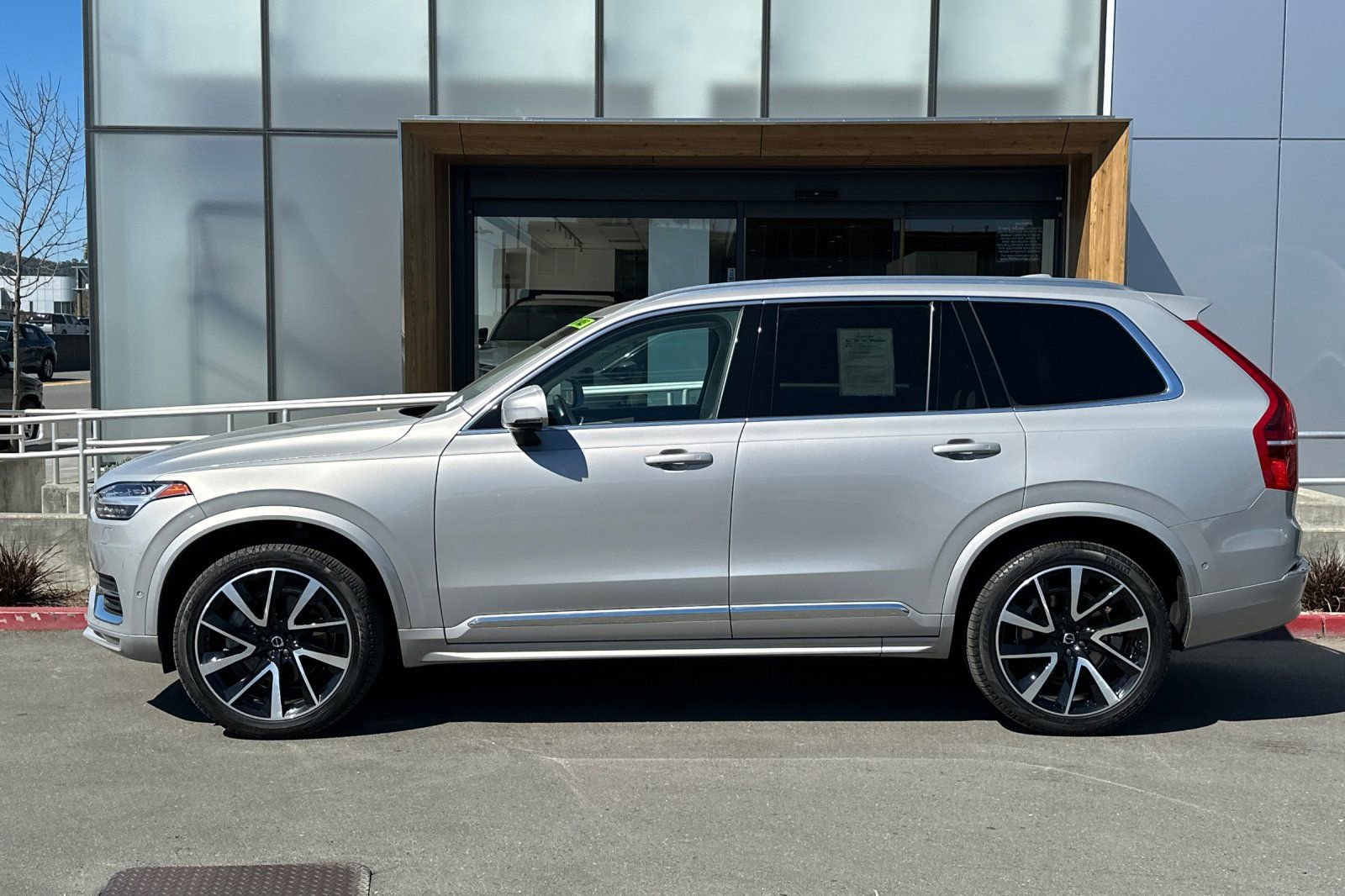Certified 2024 Volvo XC90 B6 Plus AWD/4WD image 6