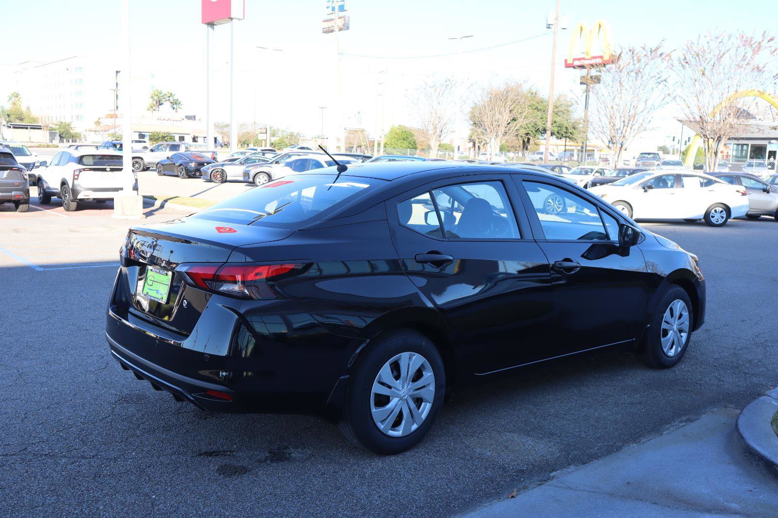 Used 2025 Nissan Versa S w/ Trunk Package FWD image 9