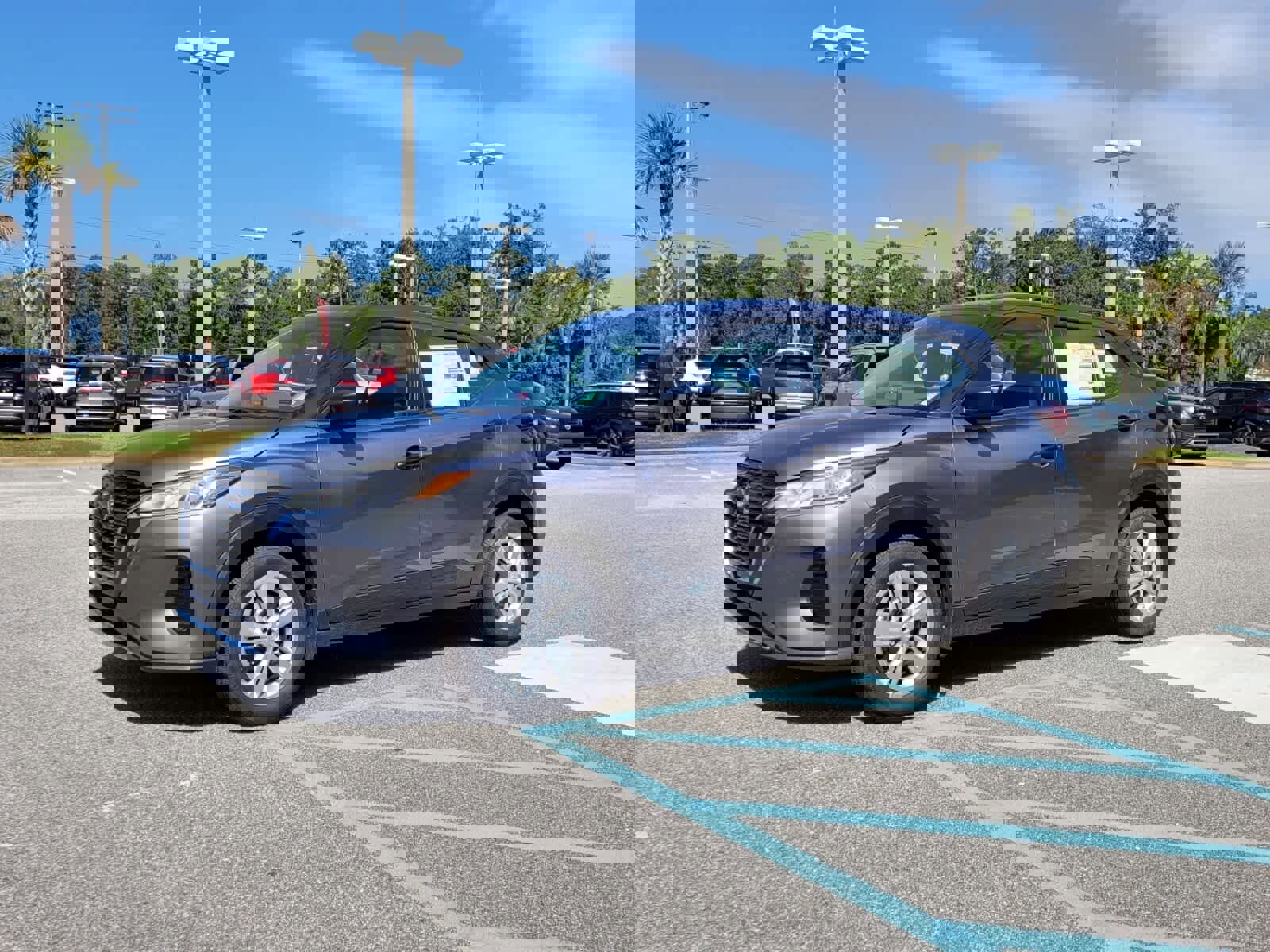 New 2025 Nissan Kicks Play S image 2