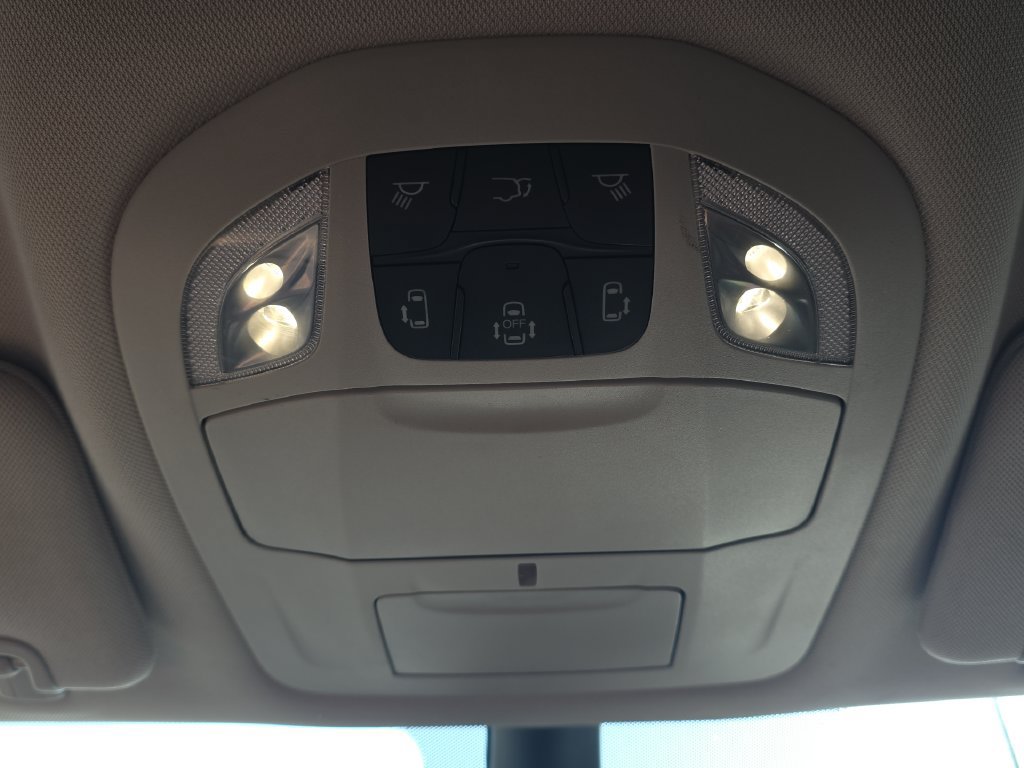 Used 2024 Chrysler Pacifica Touring-L FWD image 24