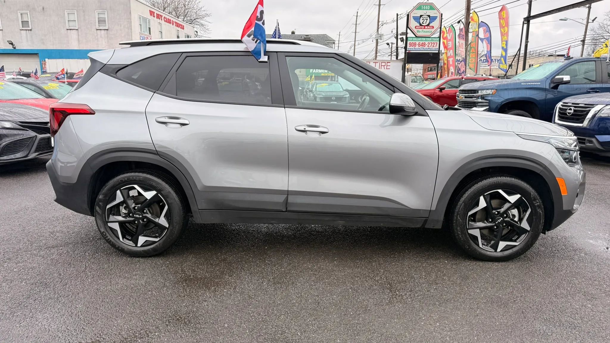 Used 2025 Kia Seltos S FWD image 11