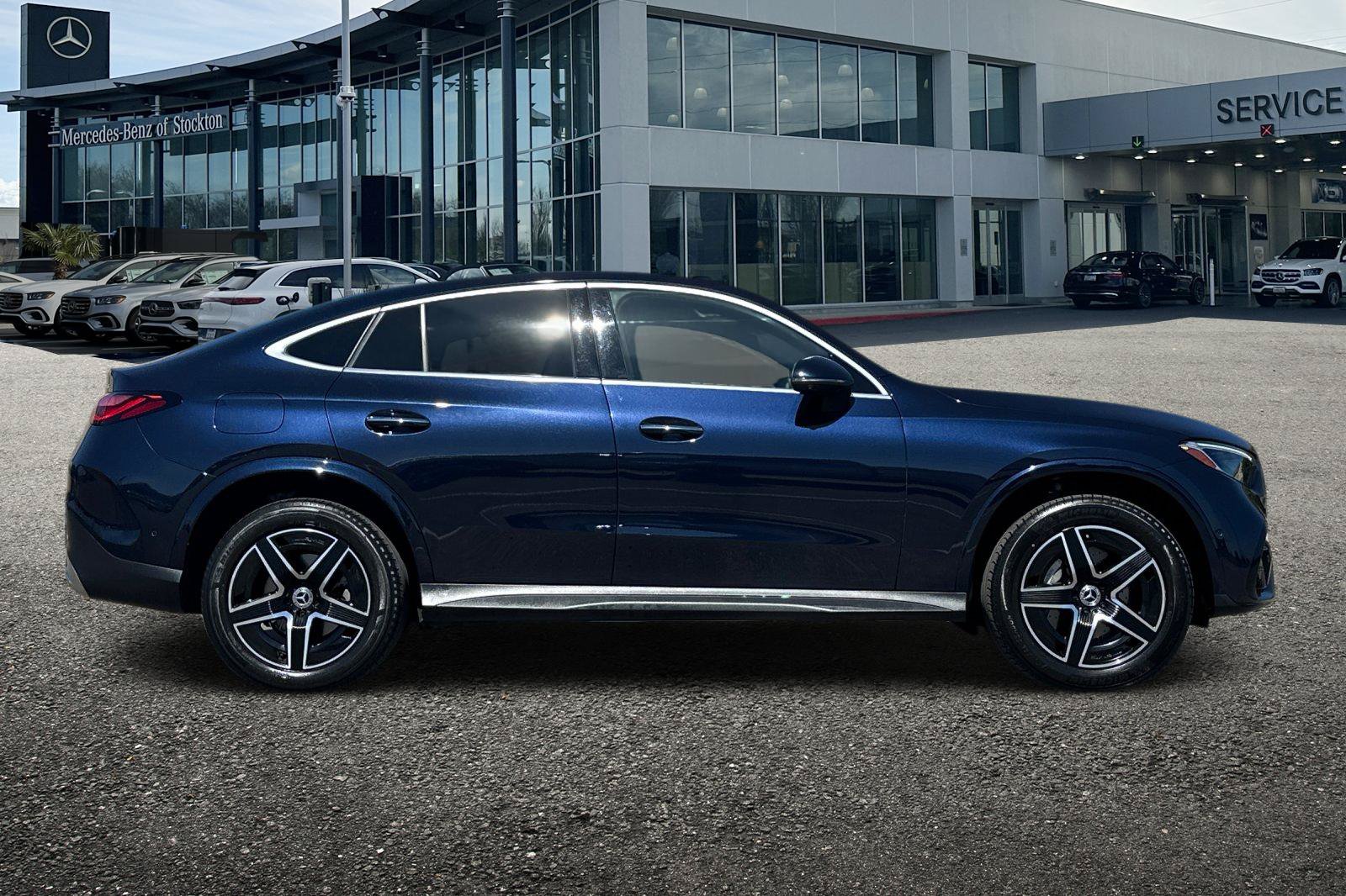 Certified 2024 Mercedes-Benz GLC 300 4MATIC image 3