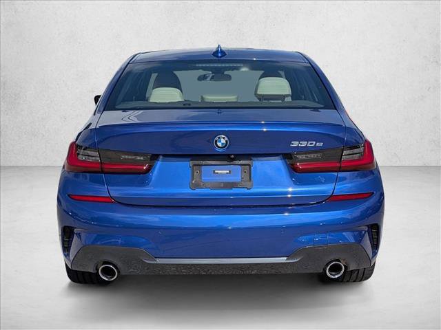 Used 2022 BMW 330e w/ M Sport Package RWD image 6