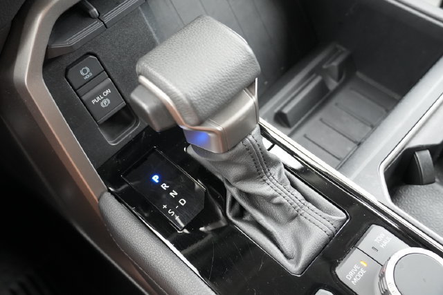 Used 2024 Toyota Tundra Limited AWD/4WD image 39
