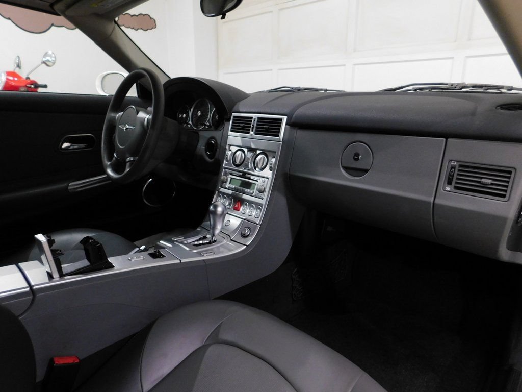 Used 2005 Chrysler Crossfire Limited RWD image 98